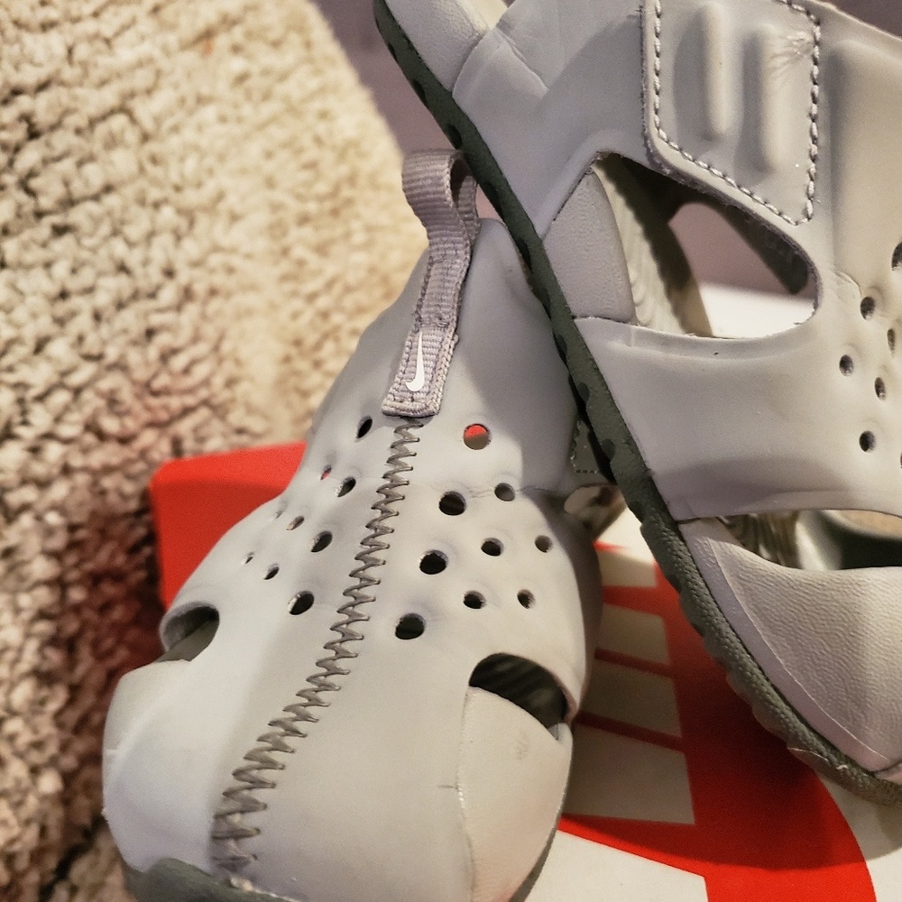 Nike Sunray Sandals